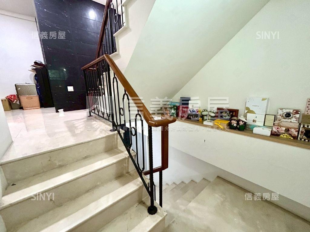 近探索公園電梯別墅房屋室內格局與周邊環境