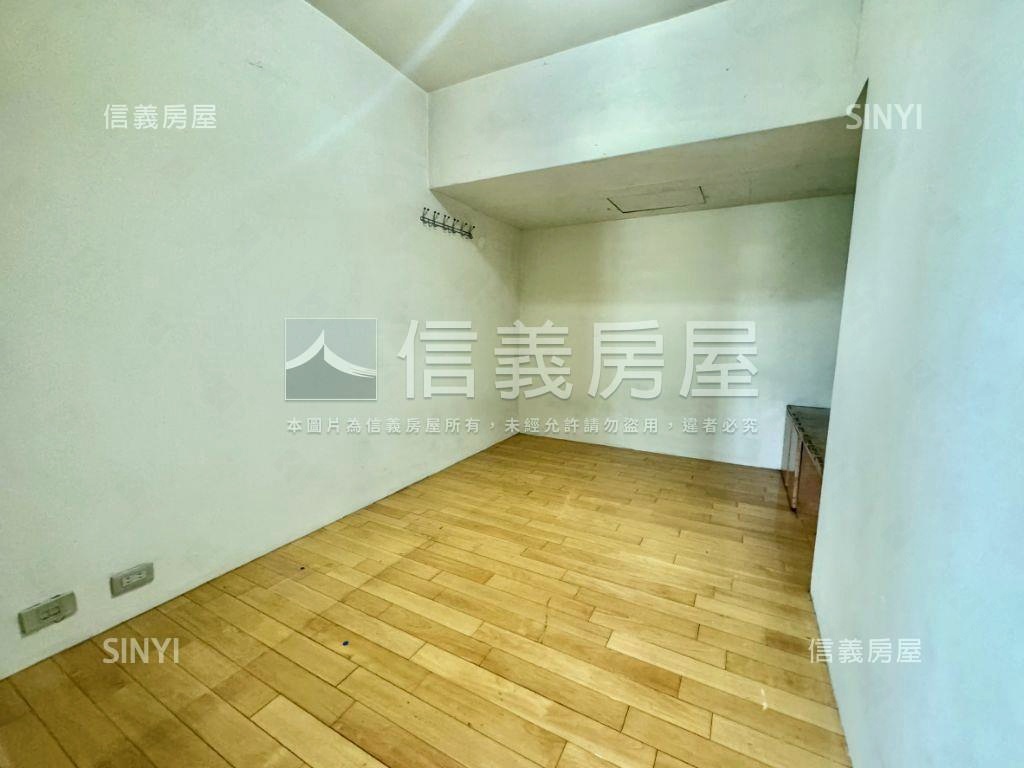 愛菲爾捷運三房稀有釋出房屋室內格局與周邊環境