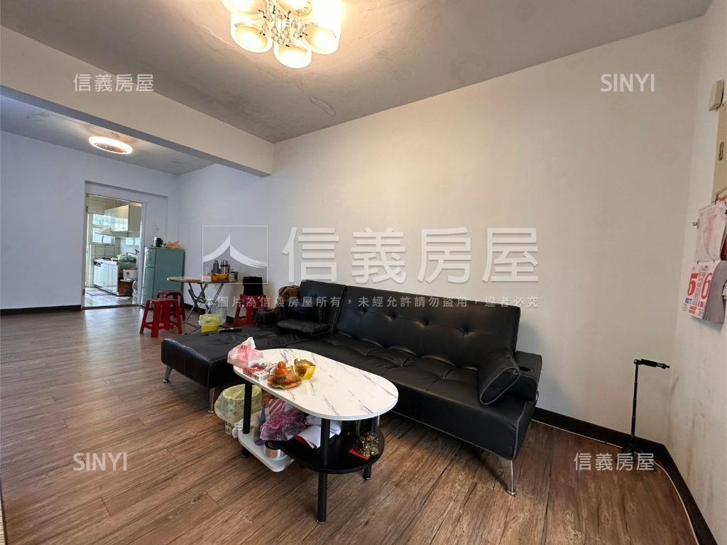 前陽台進出視野美屋房屋室內格局與周邊環境