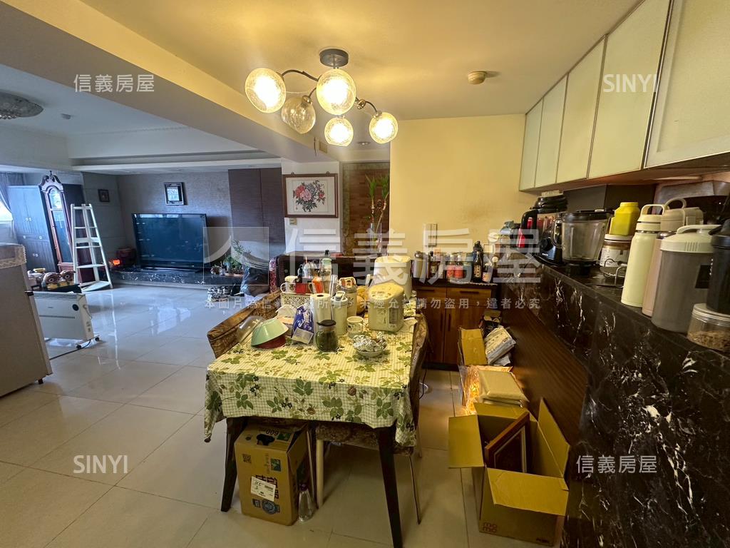 環亞門第電梯四房稀有釋出房屋室內格局與周邊環境