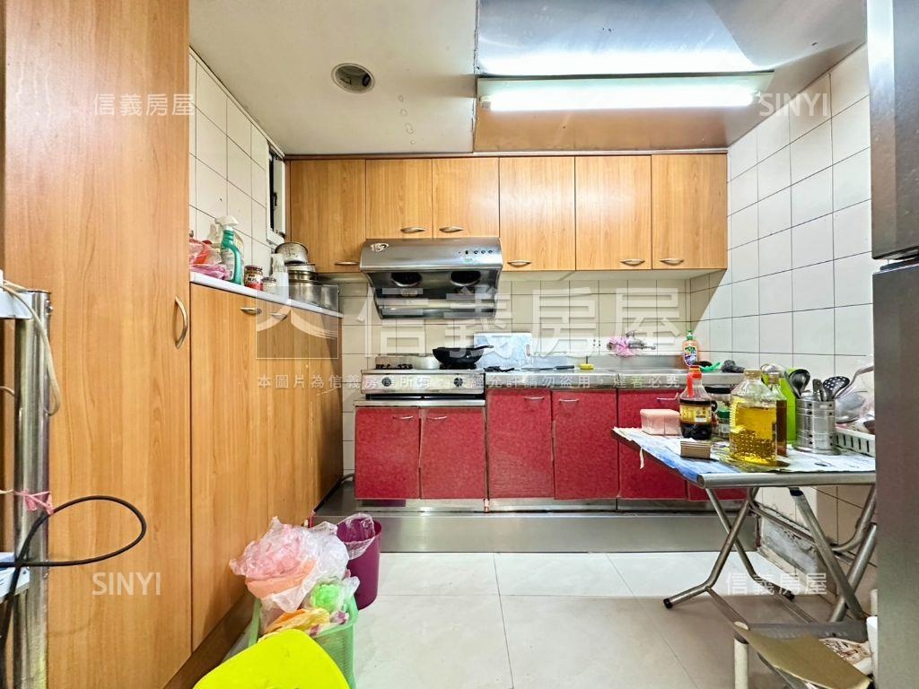 稀有三福街二樓公寓房屋室內格局與周邊環境