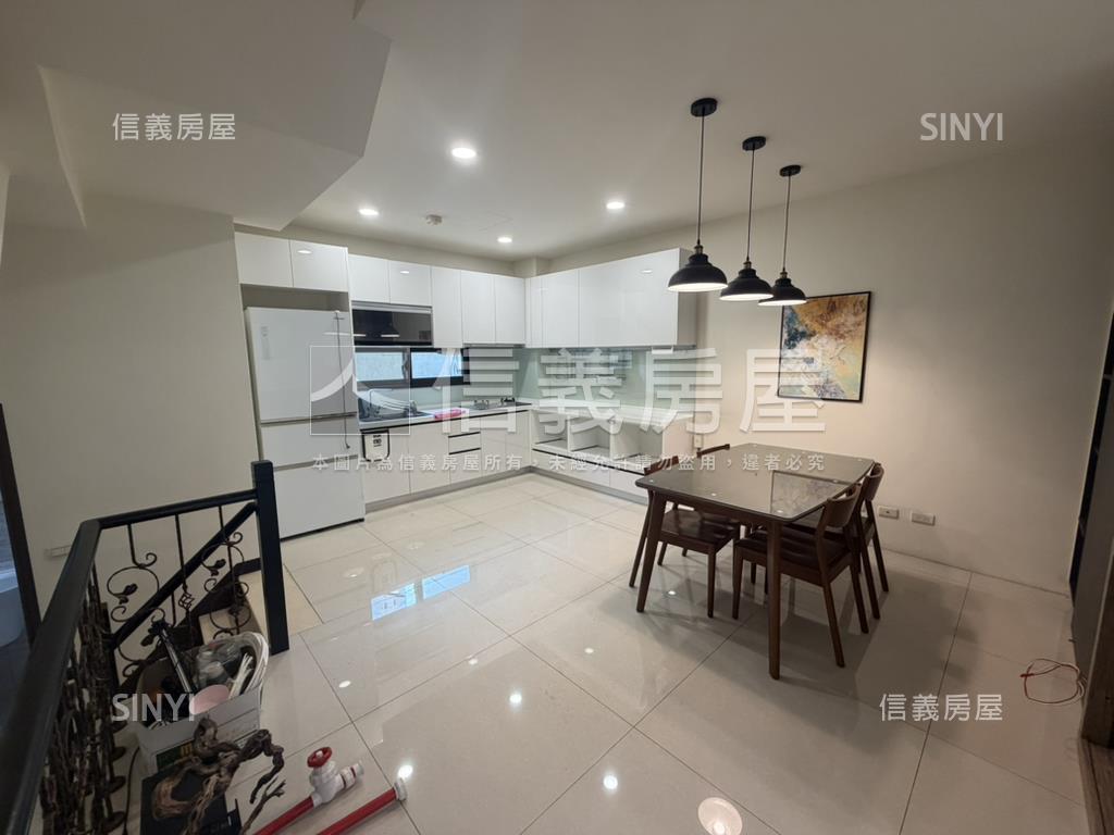 近７４大面寬孝親房別墅房屋室內格局與周邊環境
