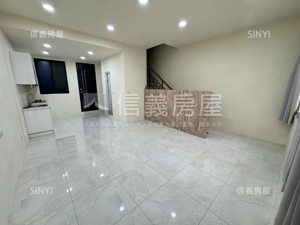 讚！逢甲四房車庫邊間別墅房屋室內格局與周邊環境