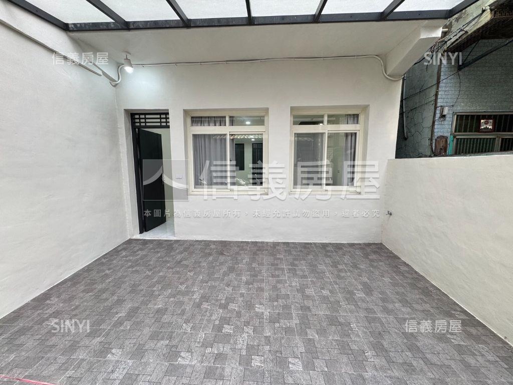 讚！逢甲四房車庫邊間別墅房屋室內格局與周邊環境