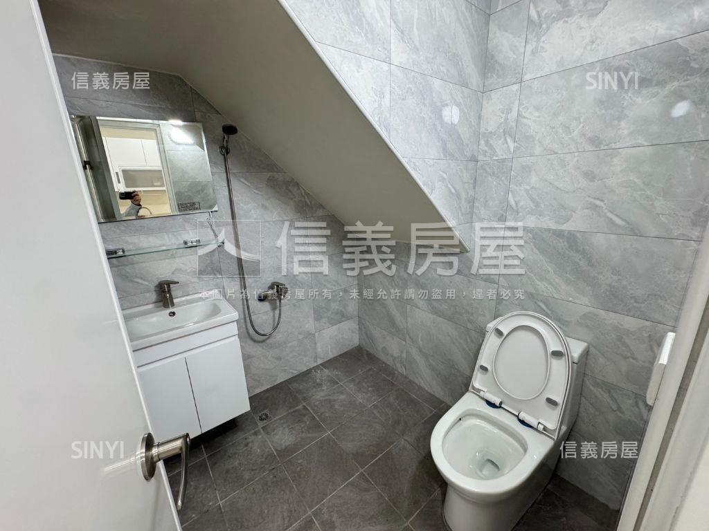 讚！逢甲四房車庫邊間別墅房屋室內格局與周邊環境