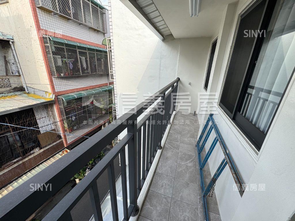 讚！逢甲四房車庫邊間別墅房屋室內格局與周邊環境