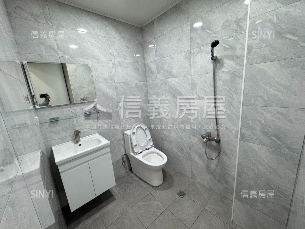 讚！逢甲四房車庫邊間別墅房屋室內格局與周邊環境