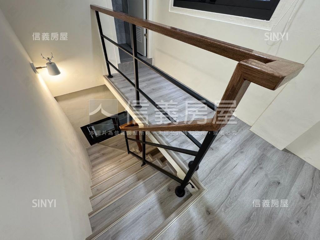 讚！逢甲四房車庫邊間別墅房屋室內格局與周邊環境