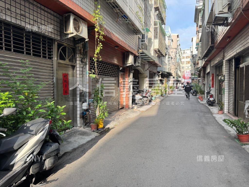 讚！逢甲四房車庫邊間別墅房屋室內格局與周邊環境