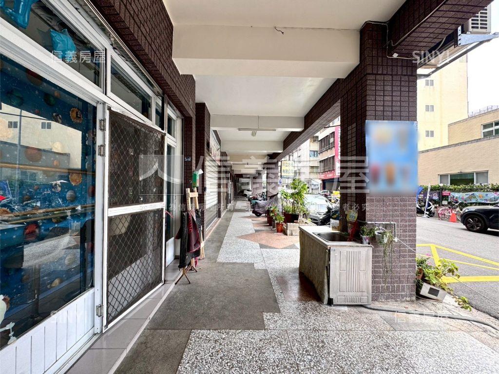 近一中樓店附雙車位房屋室內格局與周邊環境