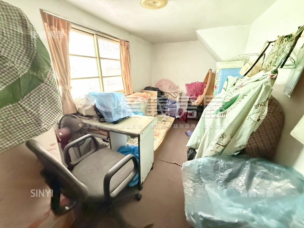 近五甲商圈低總價透天房屋室內格局與周邊環境
