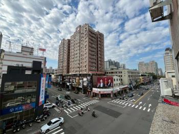 新接案！西區三房前後陽台