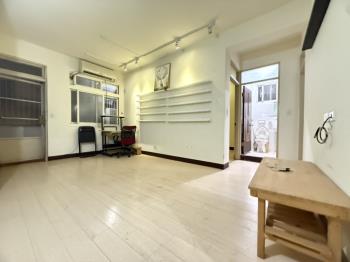 秀朗捷運亮麗三樓