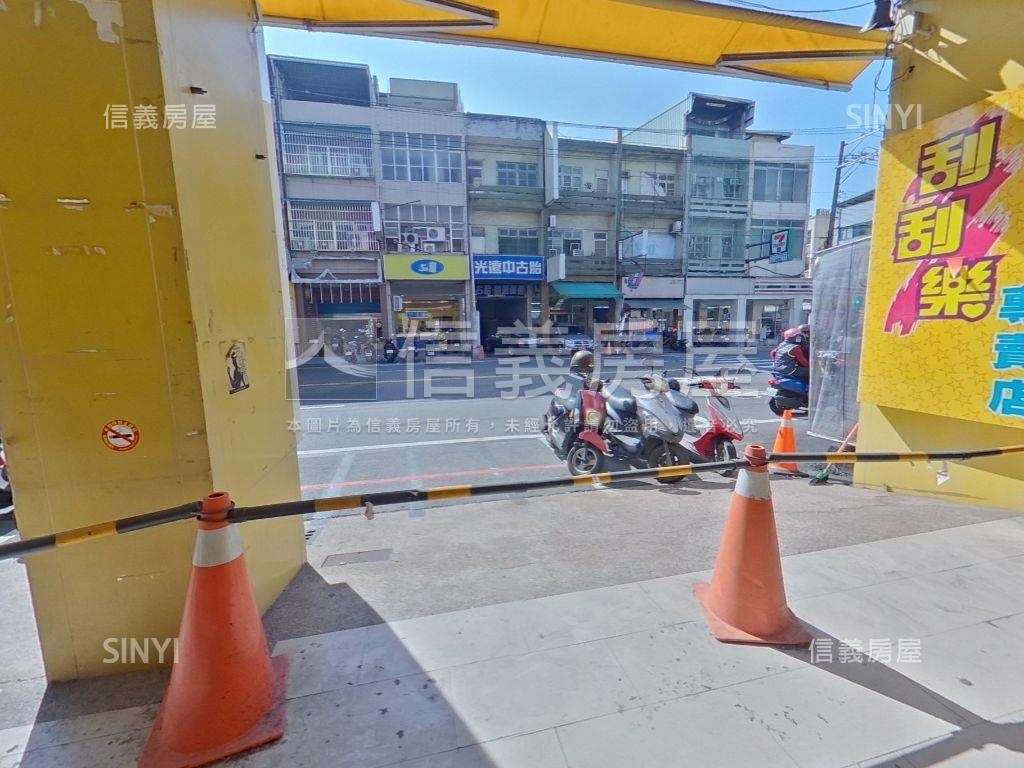 近捷運角間雙店面房屋室內格局與周邊環境