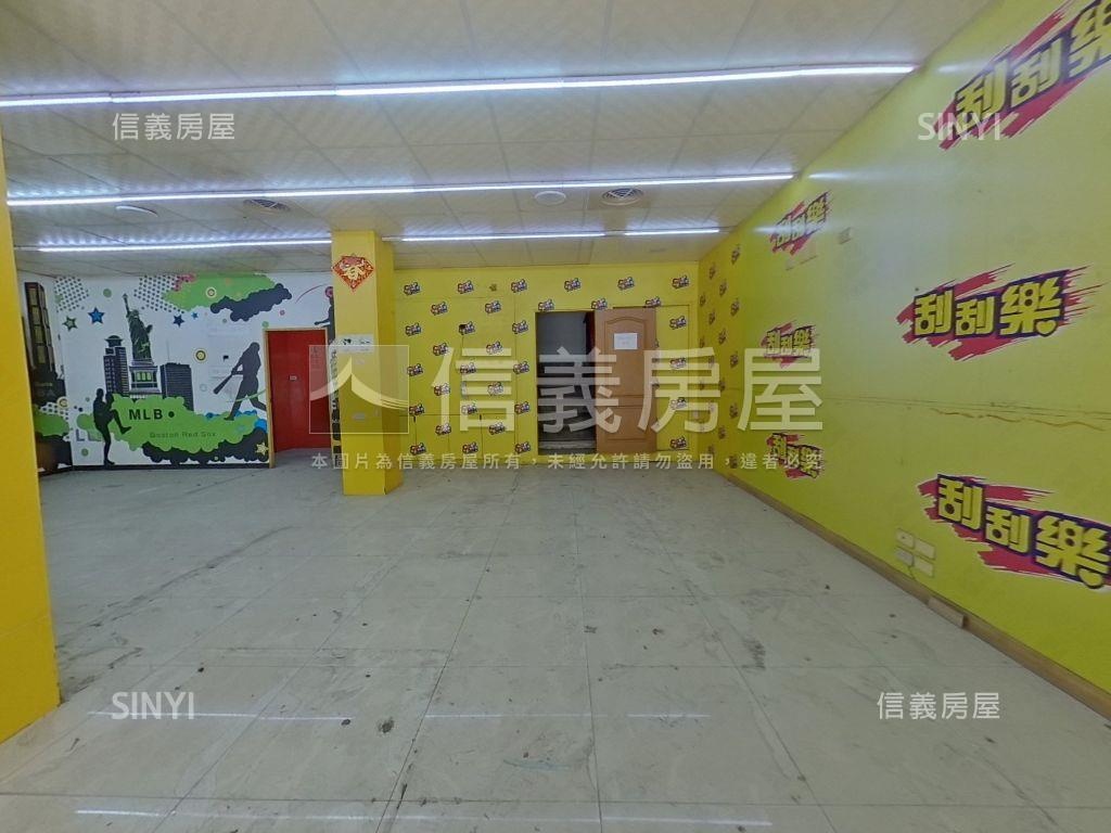 近捷運角間雙店面房屋室內格局與周邊環境