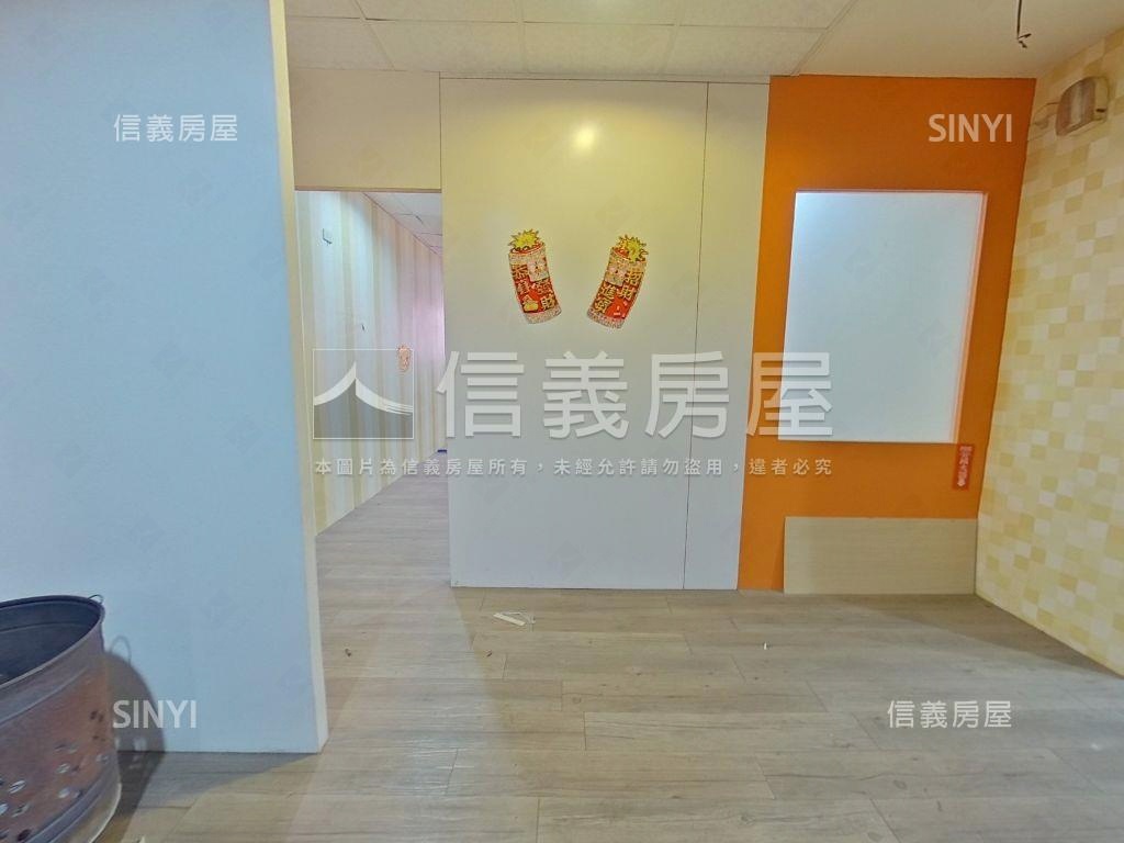 近捷運角間雙店面房屋室內格局與周邊環境