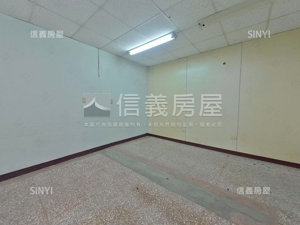 近捷運角間雙店面房屋室內格局與周邊環境