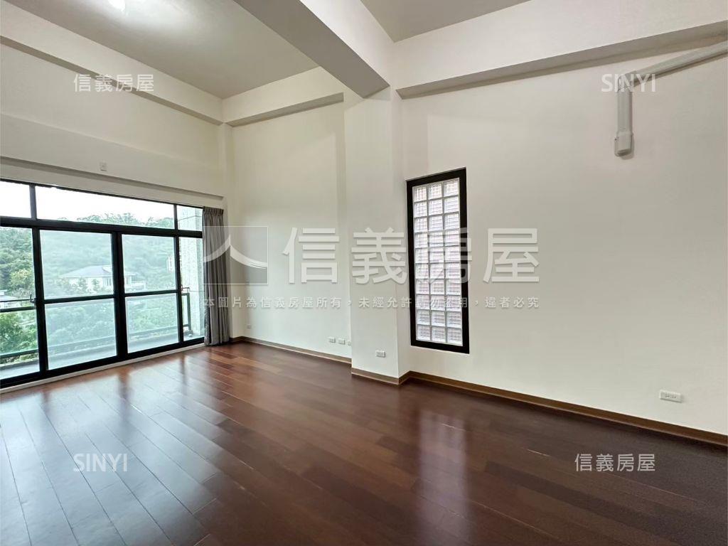 愛迪生游泳池別墅房屋室內格局與周邊環境