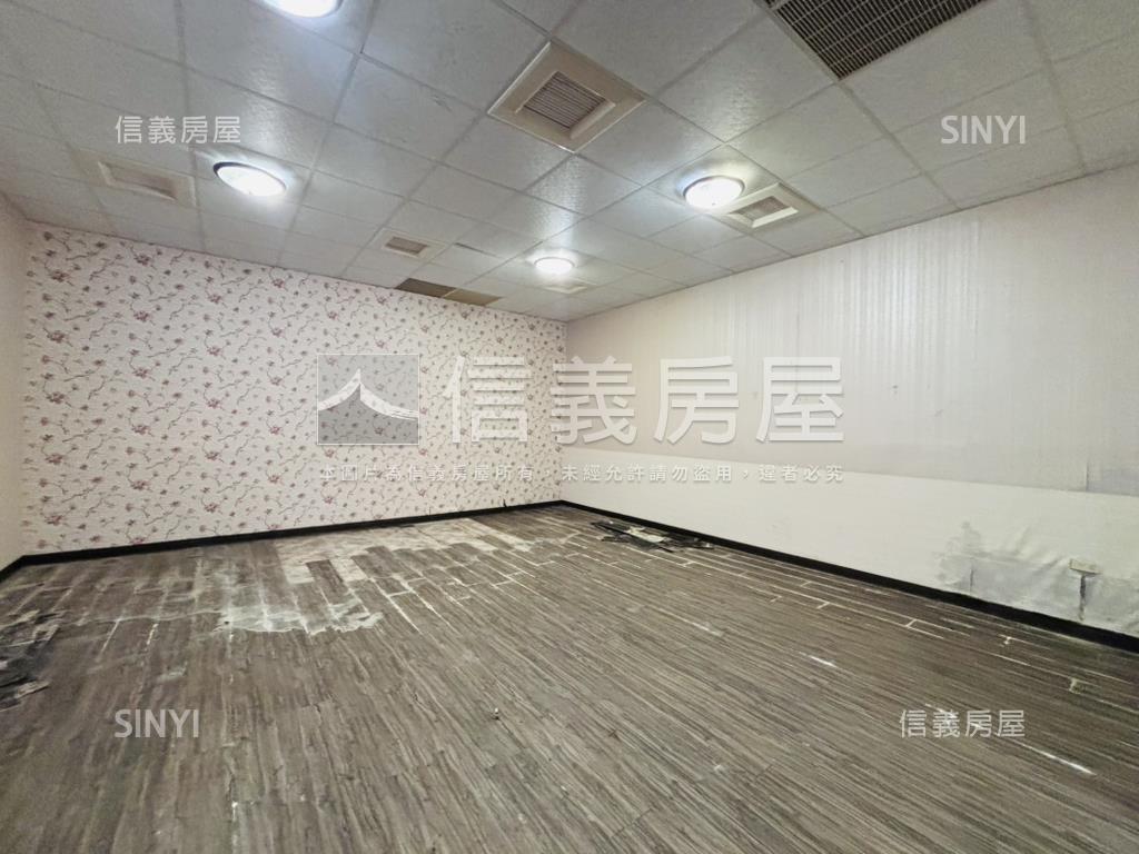 愛河首排。豪景大坪店霸房屋室內格局與周邊環境