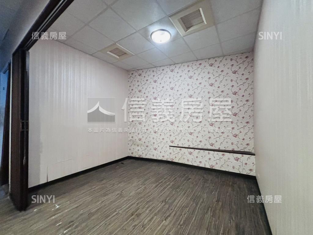 愛河首排。豪景大坪店霸房屋室內格局與周邊環境