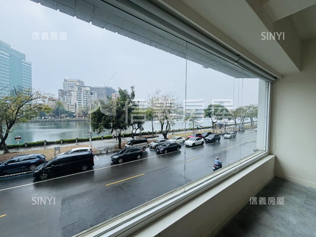 愛河首排。豪景大坪店霸房屋室內格局與周邊環境