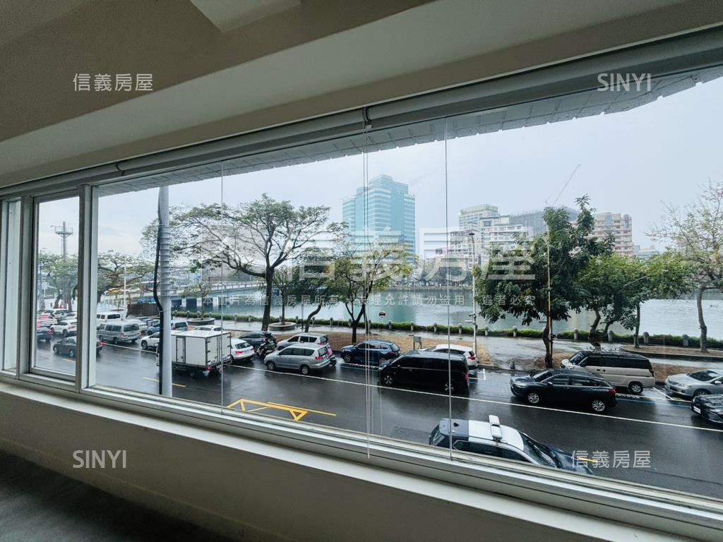 愛河首排。豪景大坪店霸房屋室內格局與周邊環境