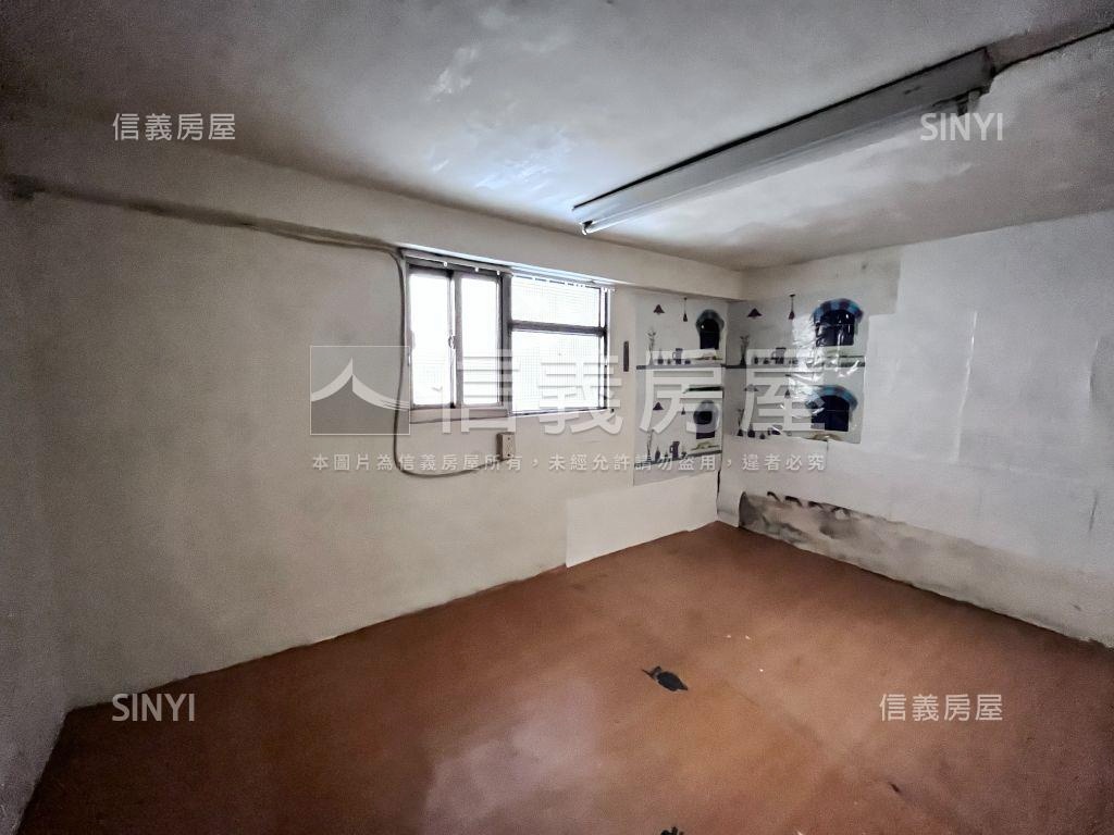 瑞隆商圈稀有巷弄透天房屋室內格局與周邊環境