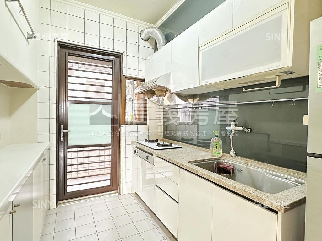 富貴祥發邊間三房誠可議房屋室內格局與周邊環境