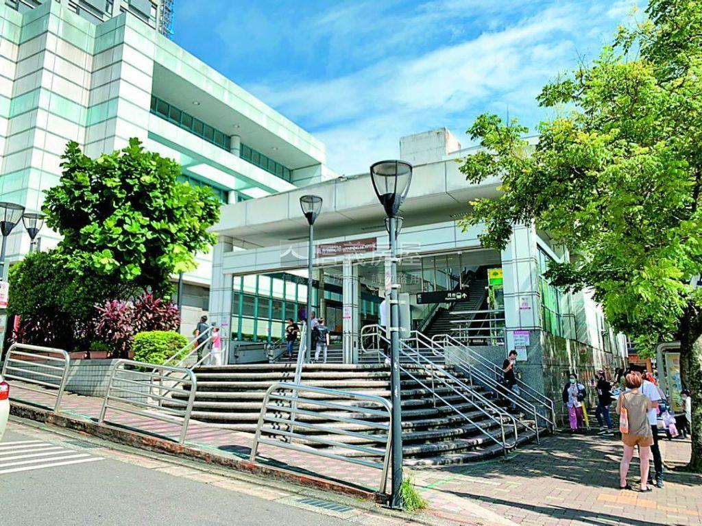 興隆路商圈收租幸福店面房屋室內格局與周邊環境