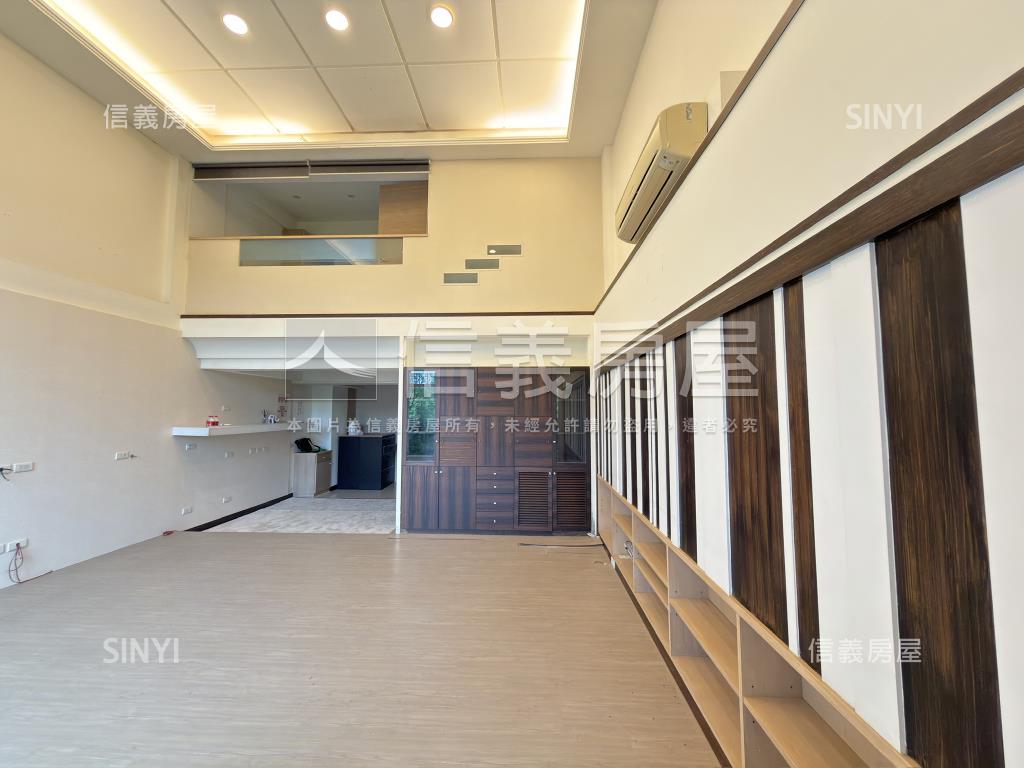 空屋！山巒遠景車庫別墅房屋室內格局與周邊環境