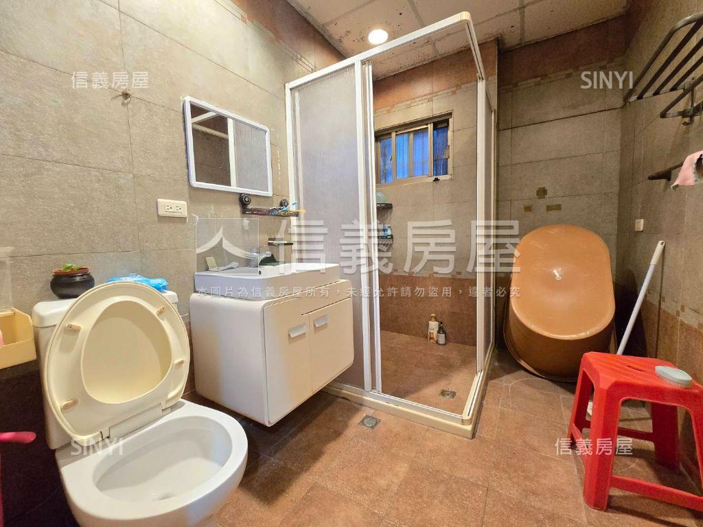 未來Ｇ９夜市臨路透天店面房屋室內格局與周邊環境