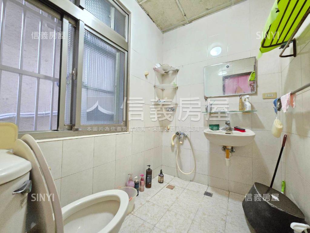 未來Ｇ９夜市臨路透天店面房屋室內格局與周邊環境