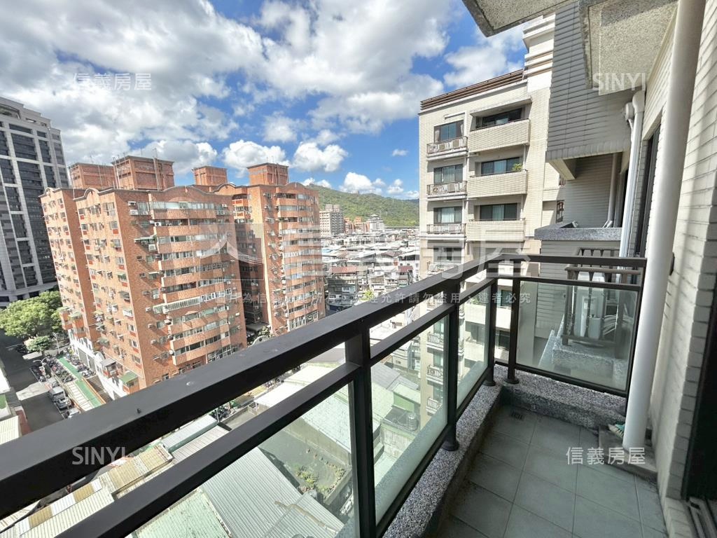 鳳翔高樓採光前後陽台房屋室內格局與周邊環境
