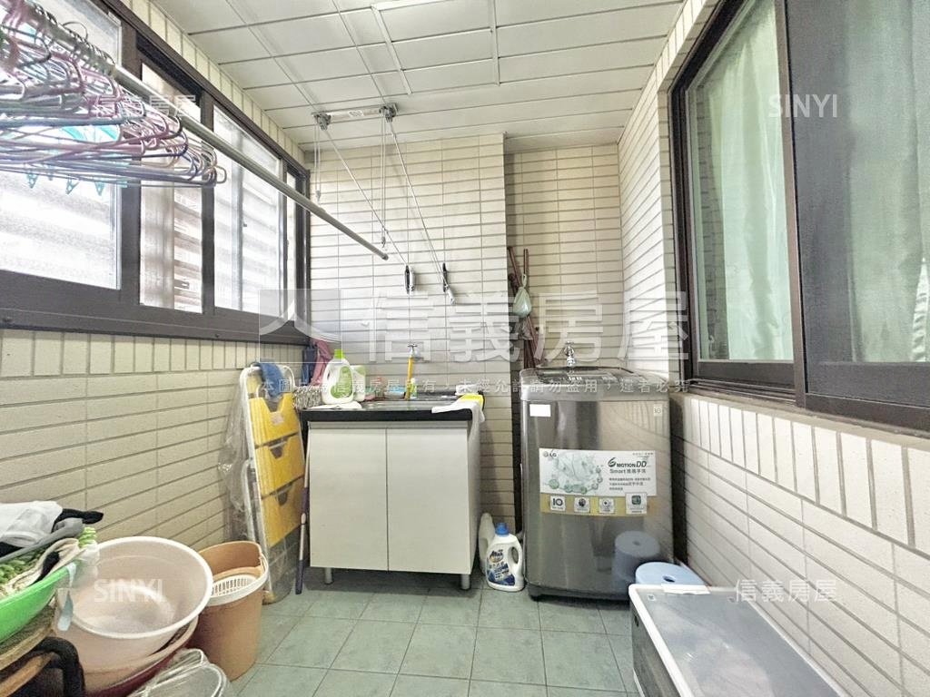 鳳翔高樓採光前後陽台房屋室內格局與周邊環境