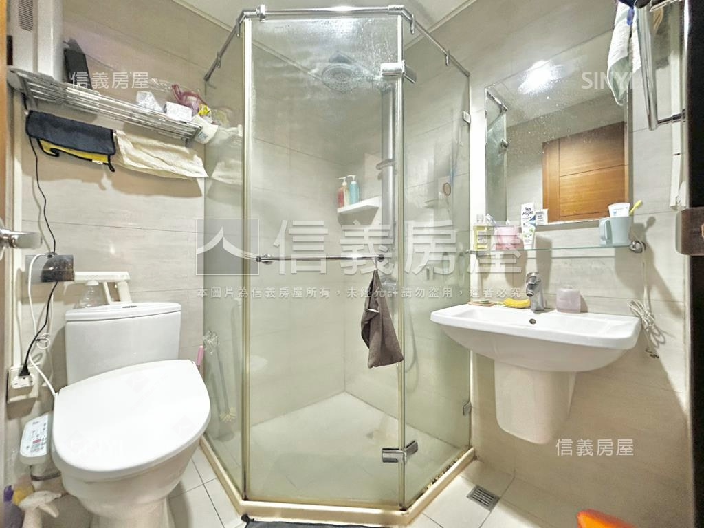 鳳翔高樓採光前後陽台房屋室內格局與周邊環境