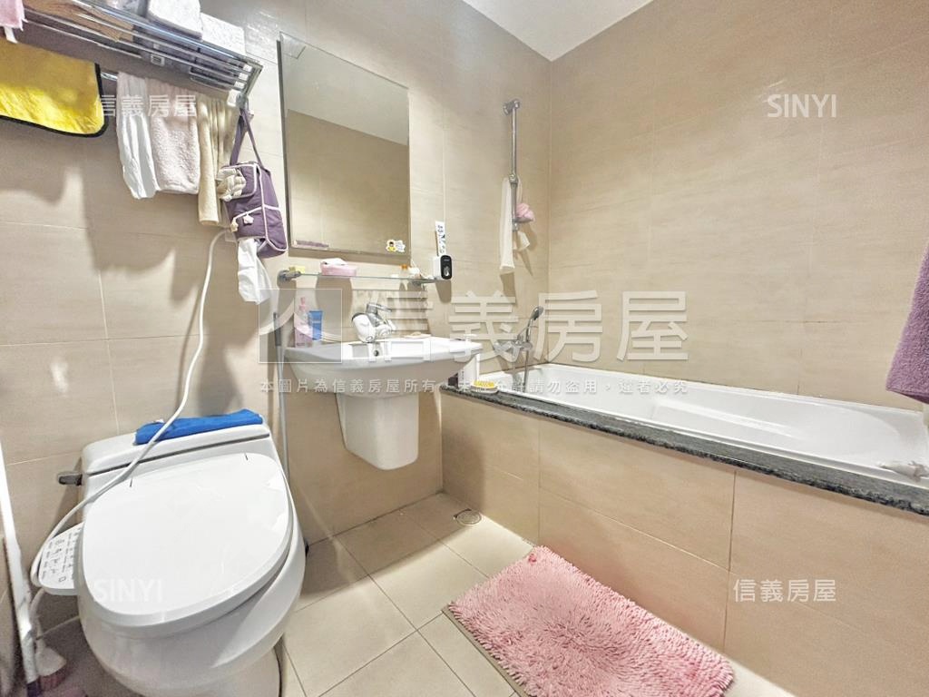 鳳翔高樓採光前後陽台房屋室內格局與周邊環境