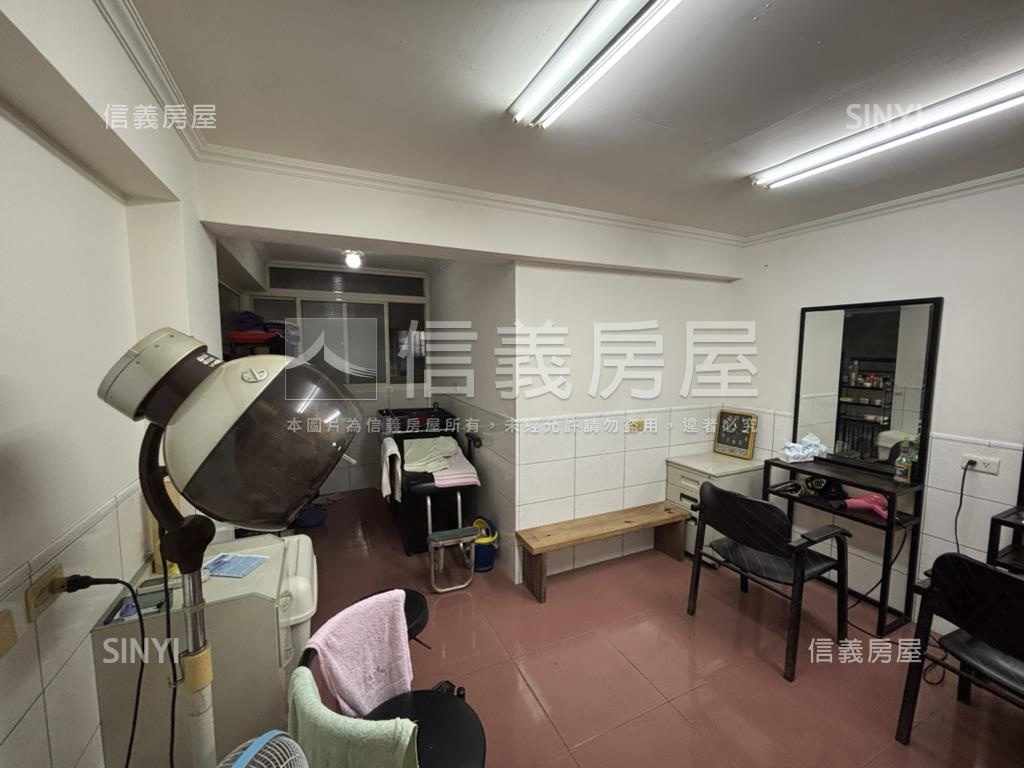 美術館內惟公寓一樓房屋室內格局與周邊環境