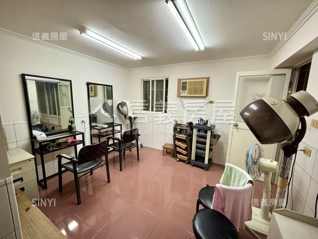 美術館內惟公寓一樓房屋室內格局與周邊環境