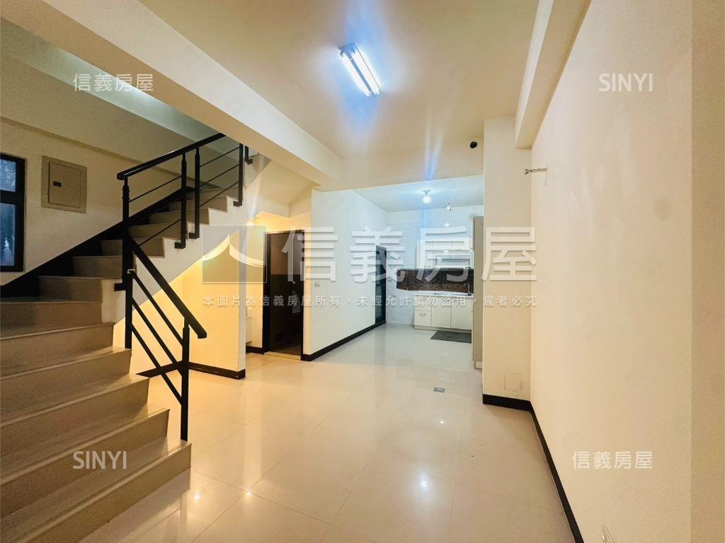 青埔國中旁稀有精華透店房屋室內格局與周邊環境