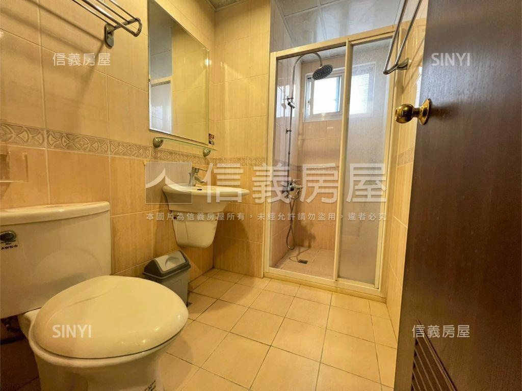 近馬卡綠園道三房平車房屋室內格局與周邊環境