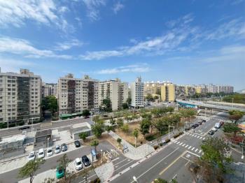 近馬卡綠園道三房平車