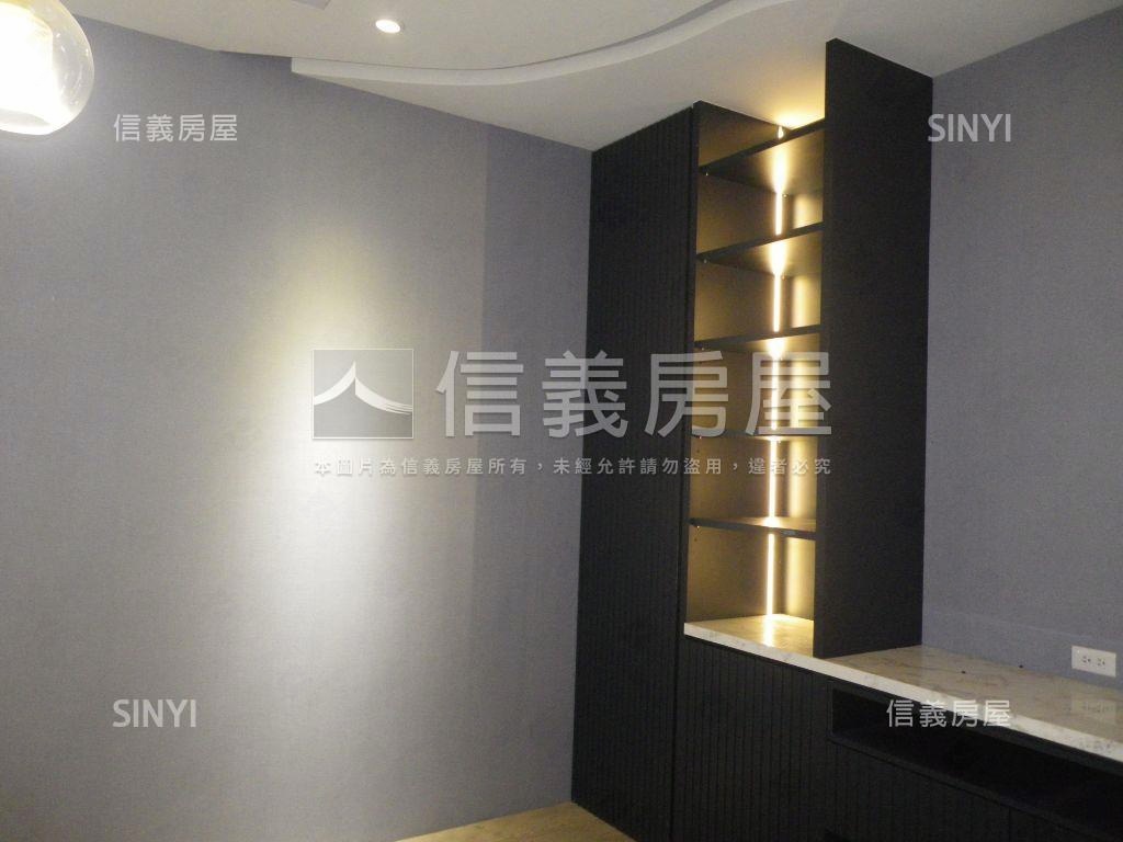 文化中心光華路三角窗透店房屋室內格局與周邊環境