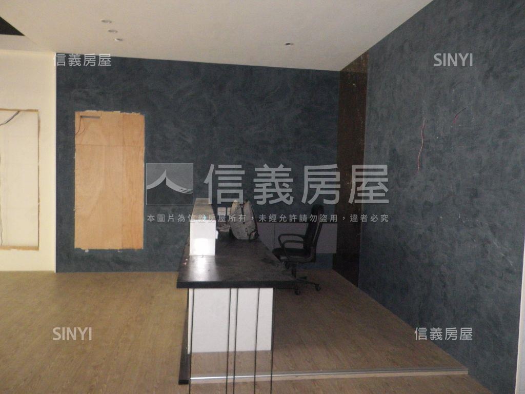 文化中心光華路三角窗透店房屋室內格局與周邊環境