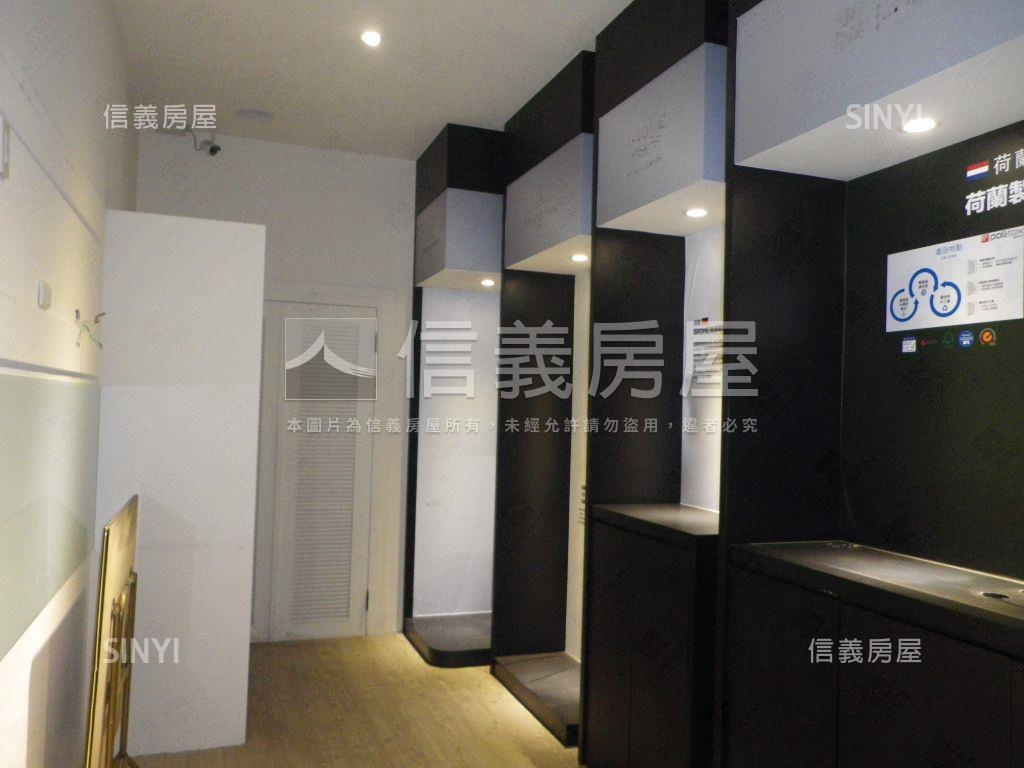 文化中心光華路三角窗透店房屋室內格局與周邊環境