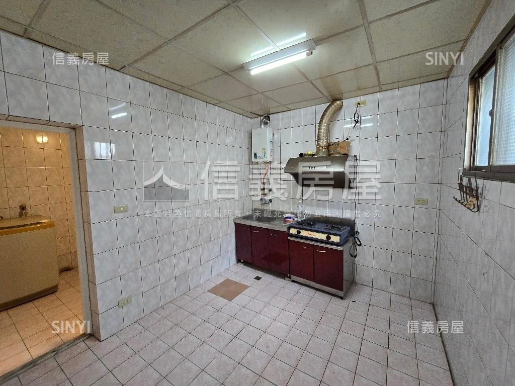 士林稀有邊間低總價一樓房屋室內格局與周邊環境