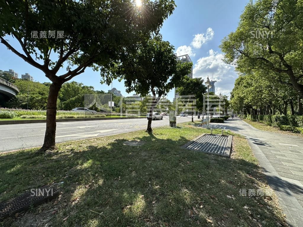 新案博愛學區捷運電梯三房房屋室內格局與周邊環境