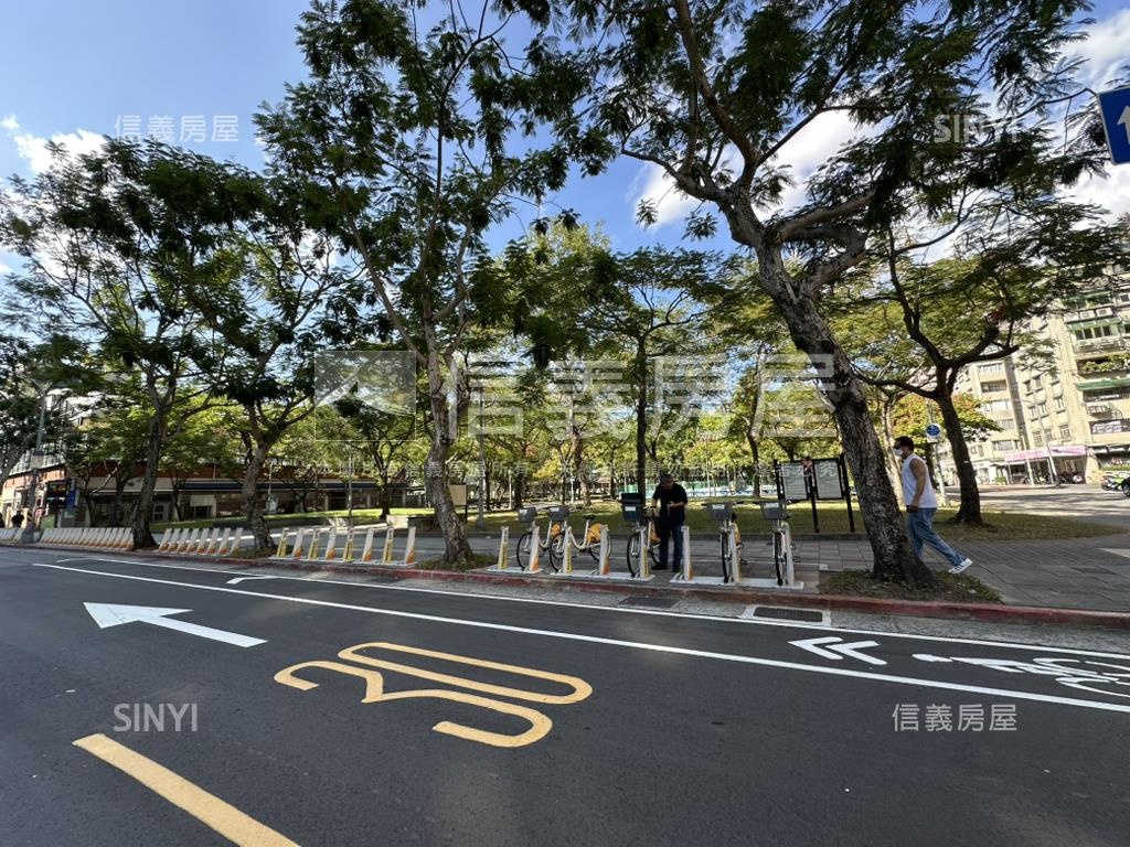 新案博愛學區捷運電梯三房房屋室內格局與周邊環境