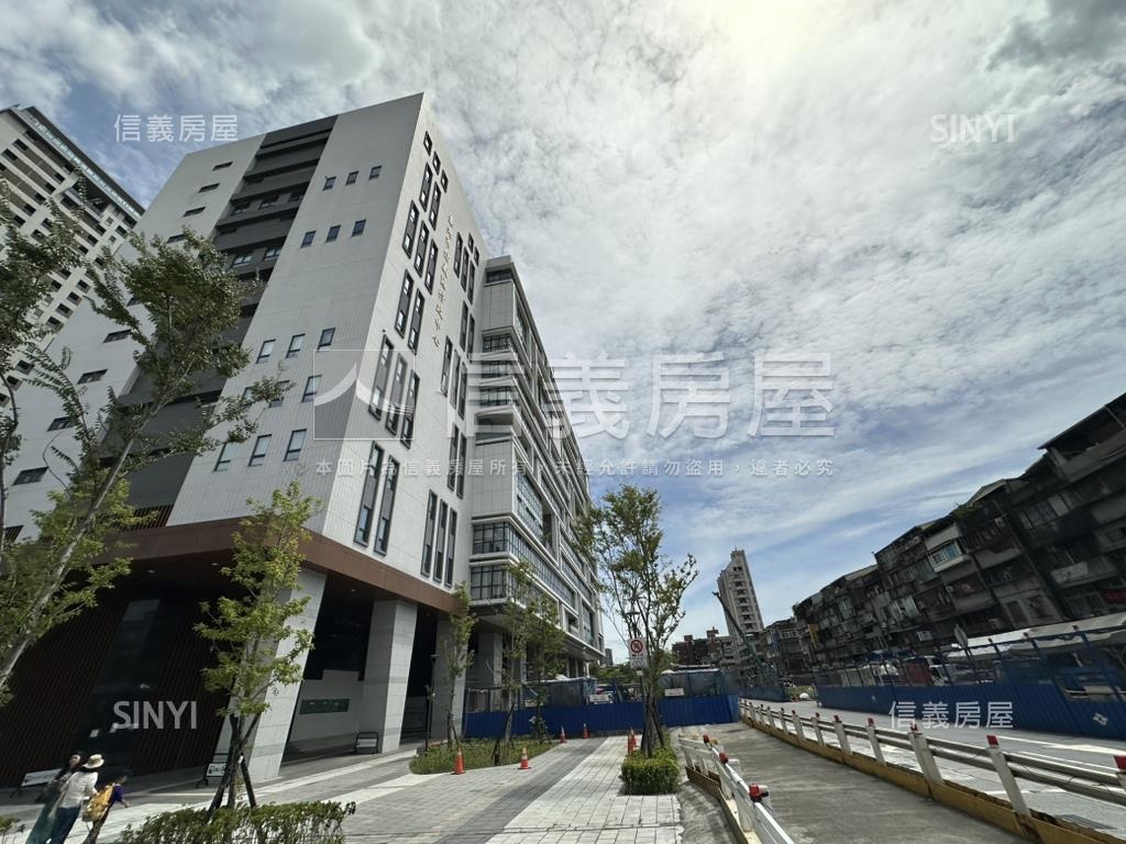 新案博愛學區捷運電梯三房房屋室內格局與周邊環境