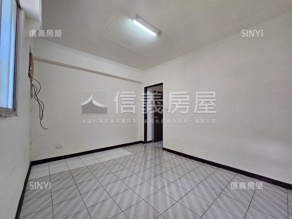 仁愛新村！正三房美寓房屋室內格局與周邊環境