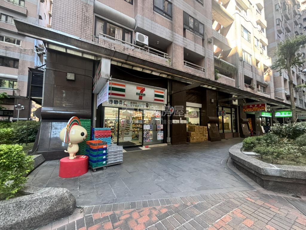 【推薦】宏國大鎮３房車位房屋室內格局與周邊環境